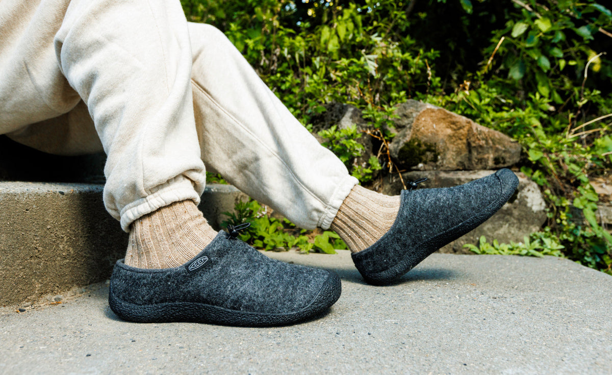 Mens Howser III Slide Charcoal Grey FeltBlack