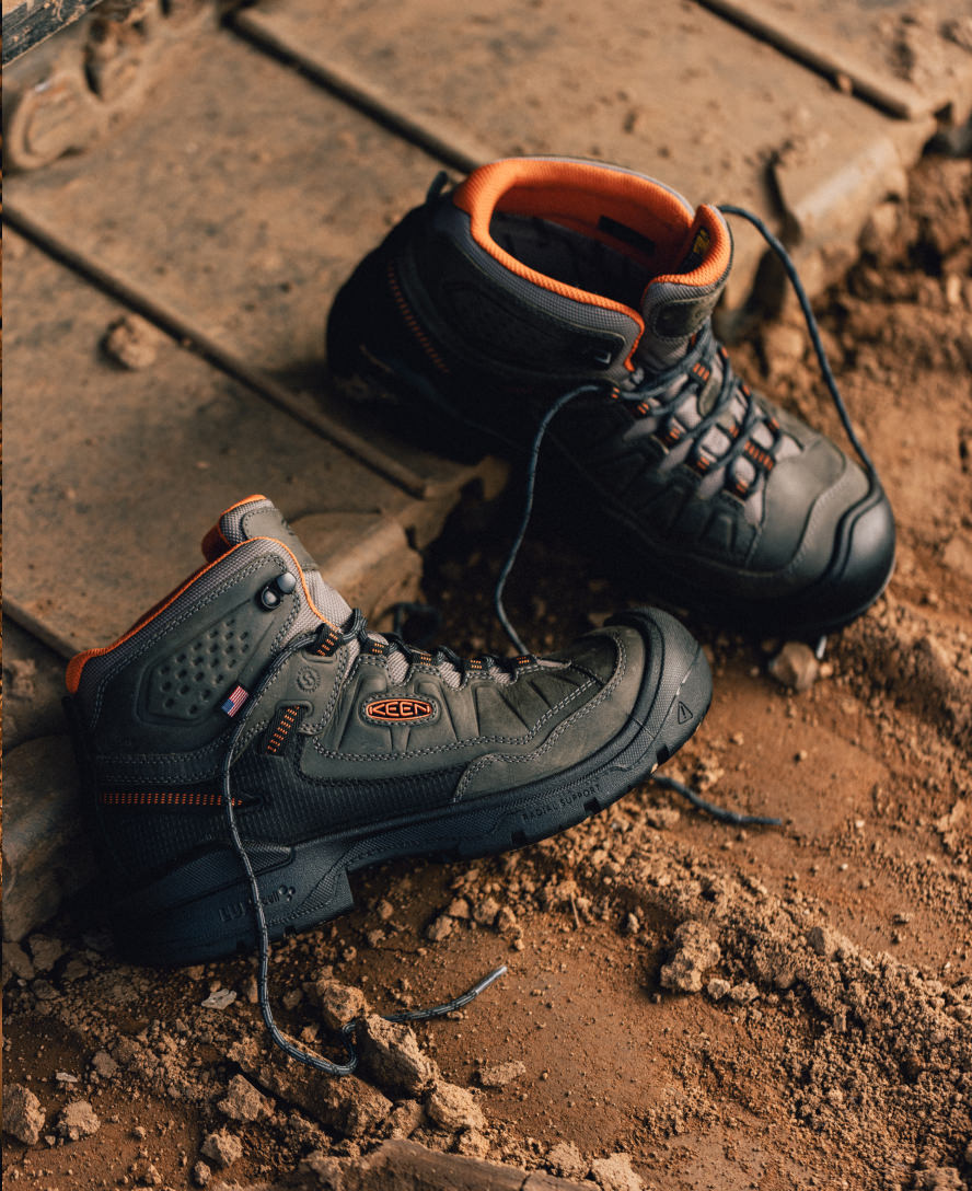 Mens Targhee IV Waterproof Work Boot Carbon Toe MagnetBlack