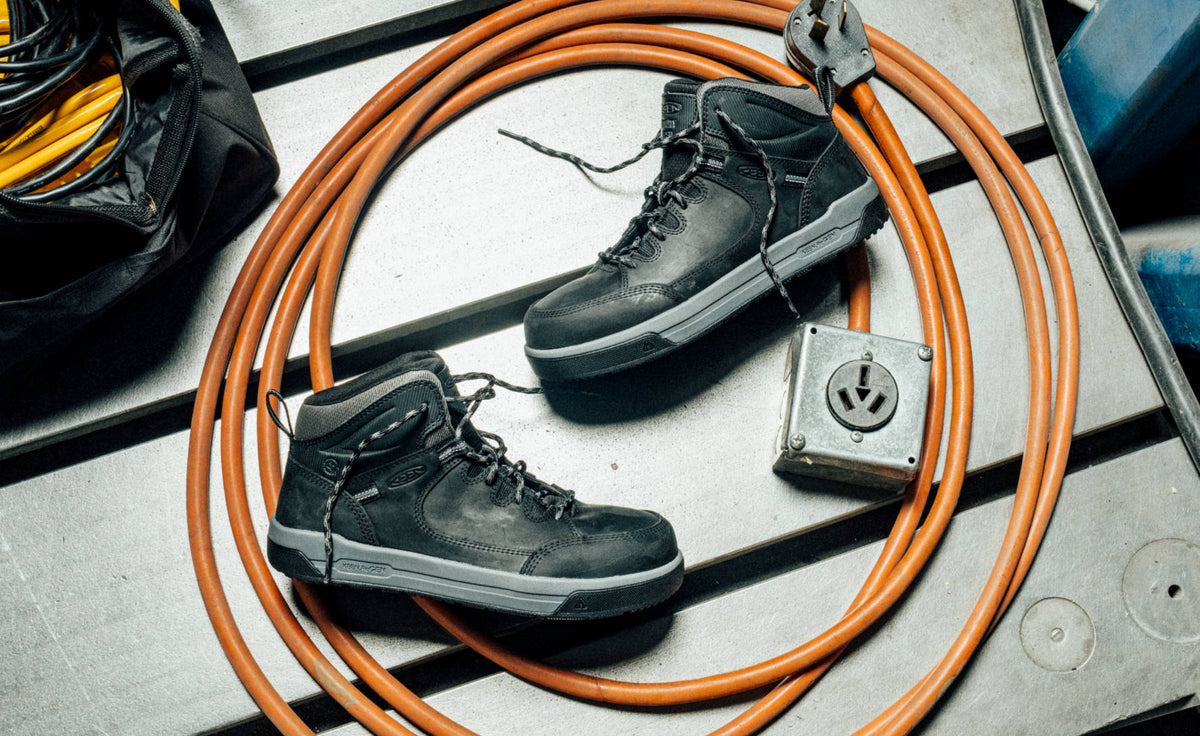 Mens Gibson Hiker ESD Work Boot Carbon Toe BlackMagnet