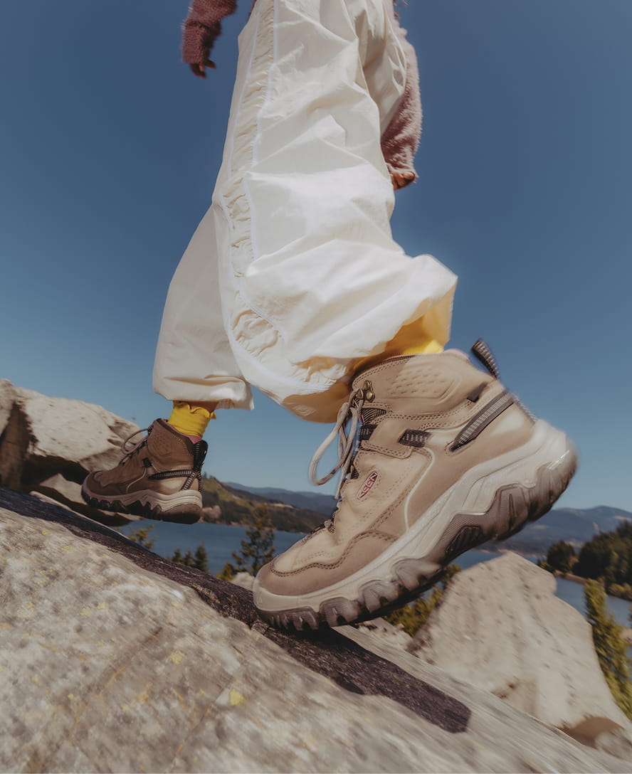 Womens Targhee IV Waterproof Hiking Boot BrindleNostalgia Rose