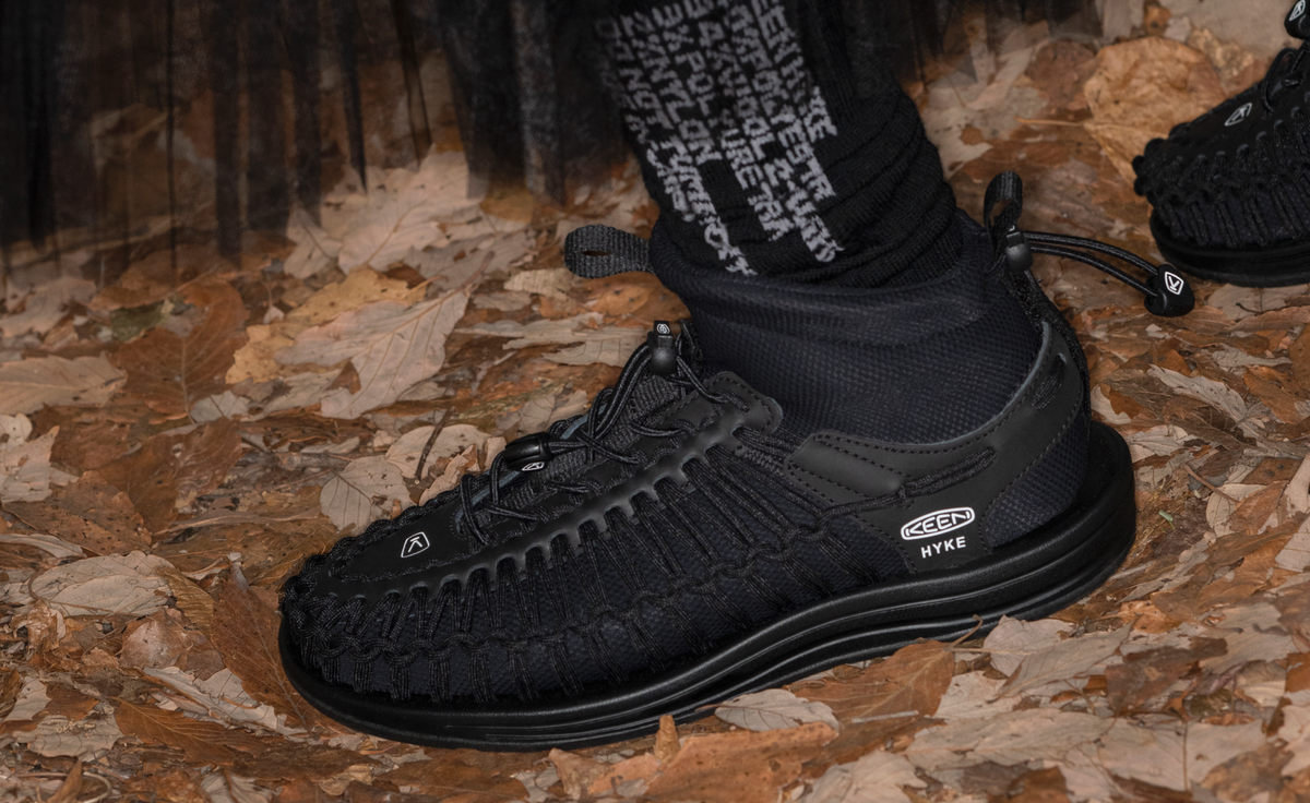 Womens UNEEK High Top x HYKE HYKE Black