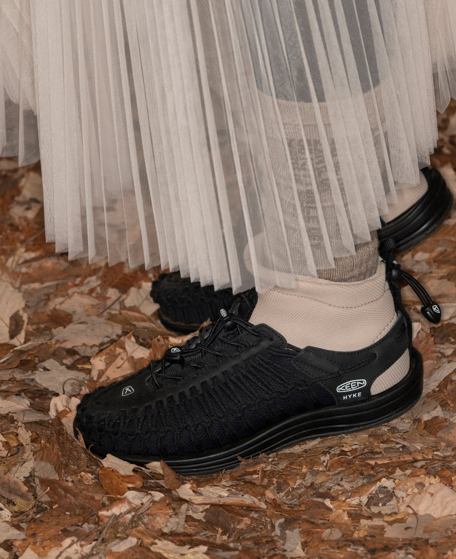 Womens UNEEK High Top x HYKE HYKE Black
